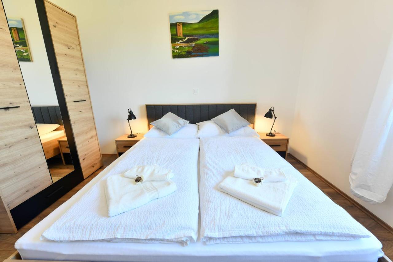 Wildernest Holiday Home Раковица Екстериор снимка
